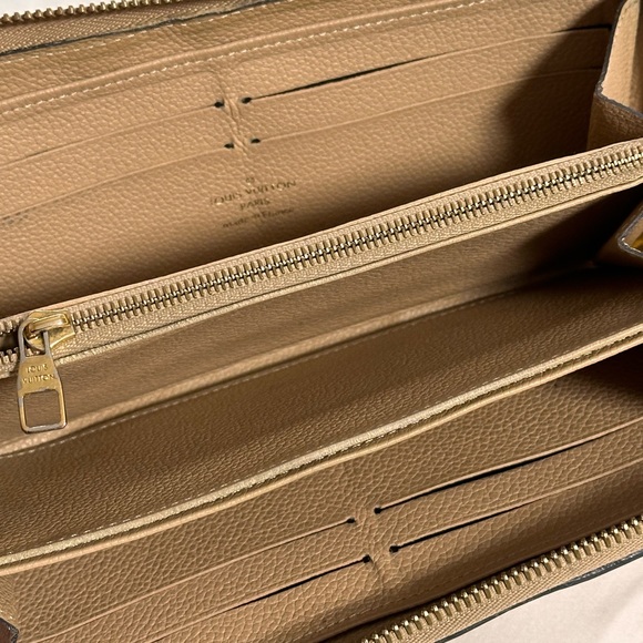 Louis Vuitton Zippy wallet in Turtledove Empreinte Leather - Picture 4 of 8